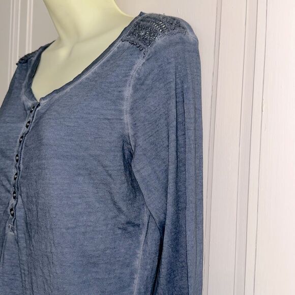LRL Lauren Jeans Co Denim Look  Blue Thin Cotton Knit Top with 3/4 sleeves - Picture 4 of 9
